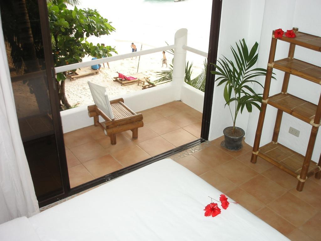 Artista Beach Villa Balabag  Номер фото