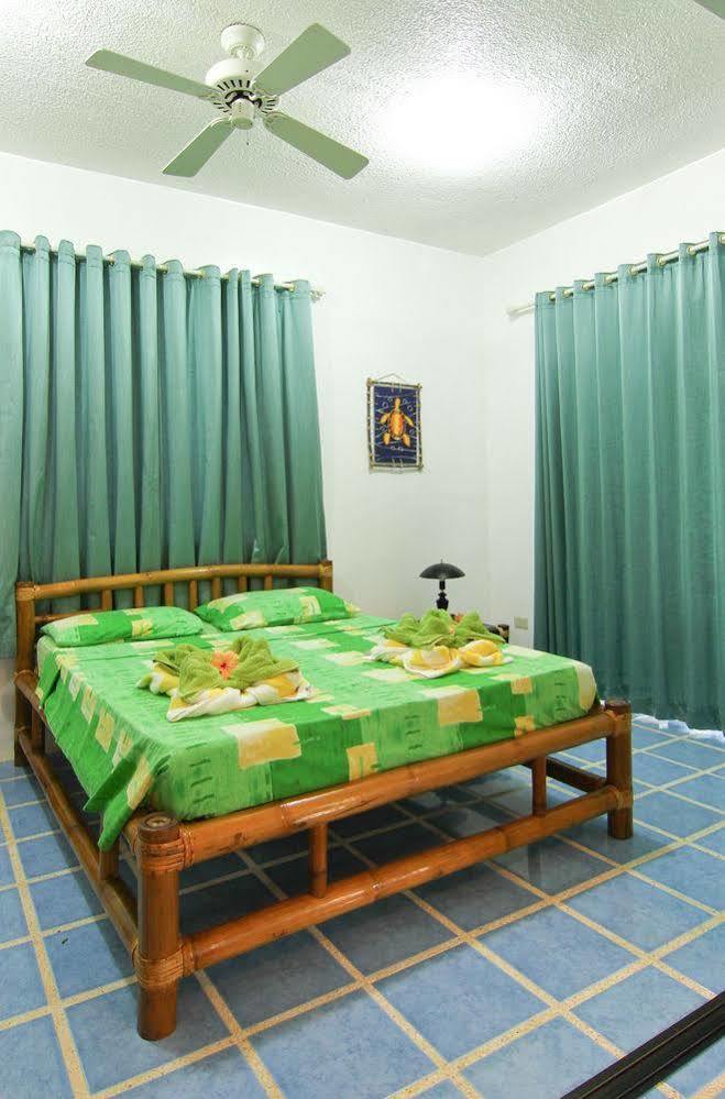Artista Beach Villa Balabag  Экстерьер фото