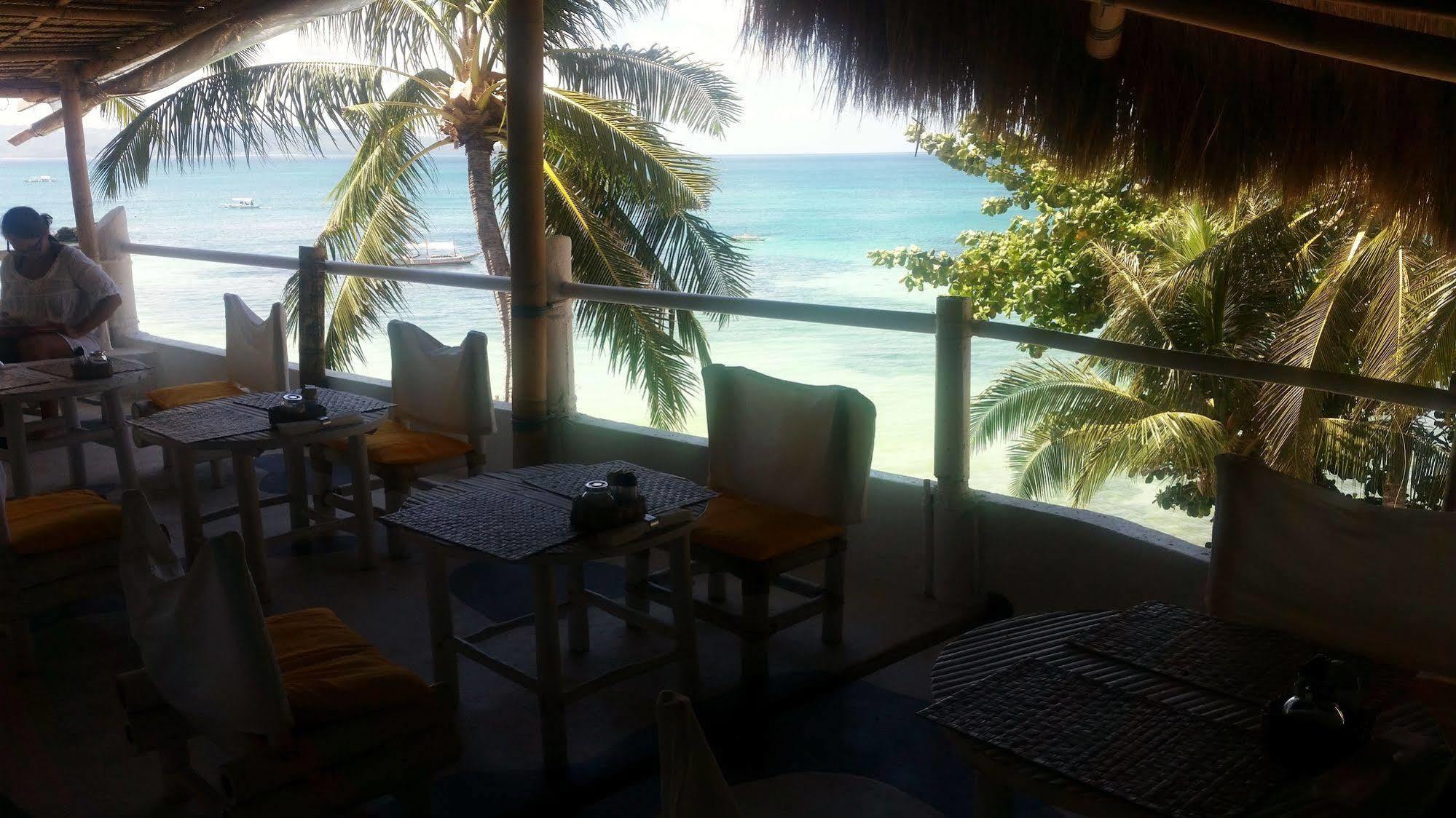 Artista Beach Villa Balabag  Экстерьер фото