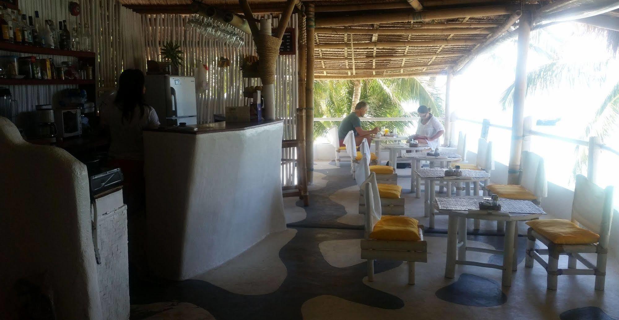 Artista Beach Villa Balabag  Экстерьер фото