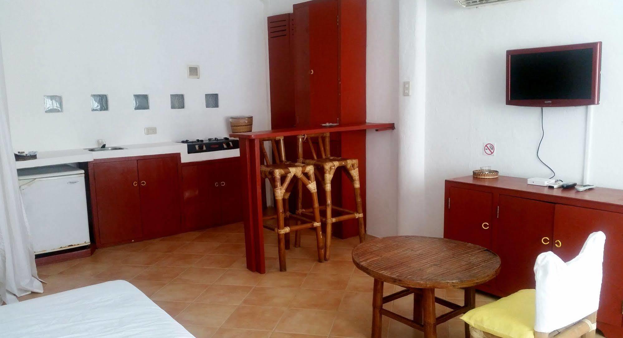 Artista Beach Villa Balabag  Экстерьер фото