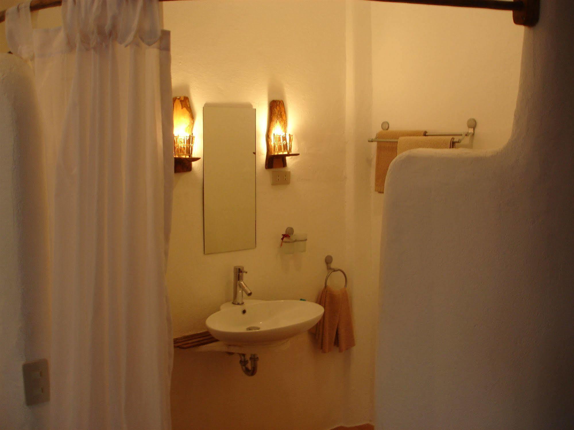 Artista Beach Villa Balabag  Экстерьер фото