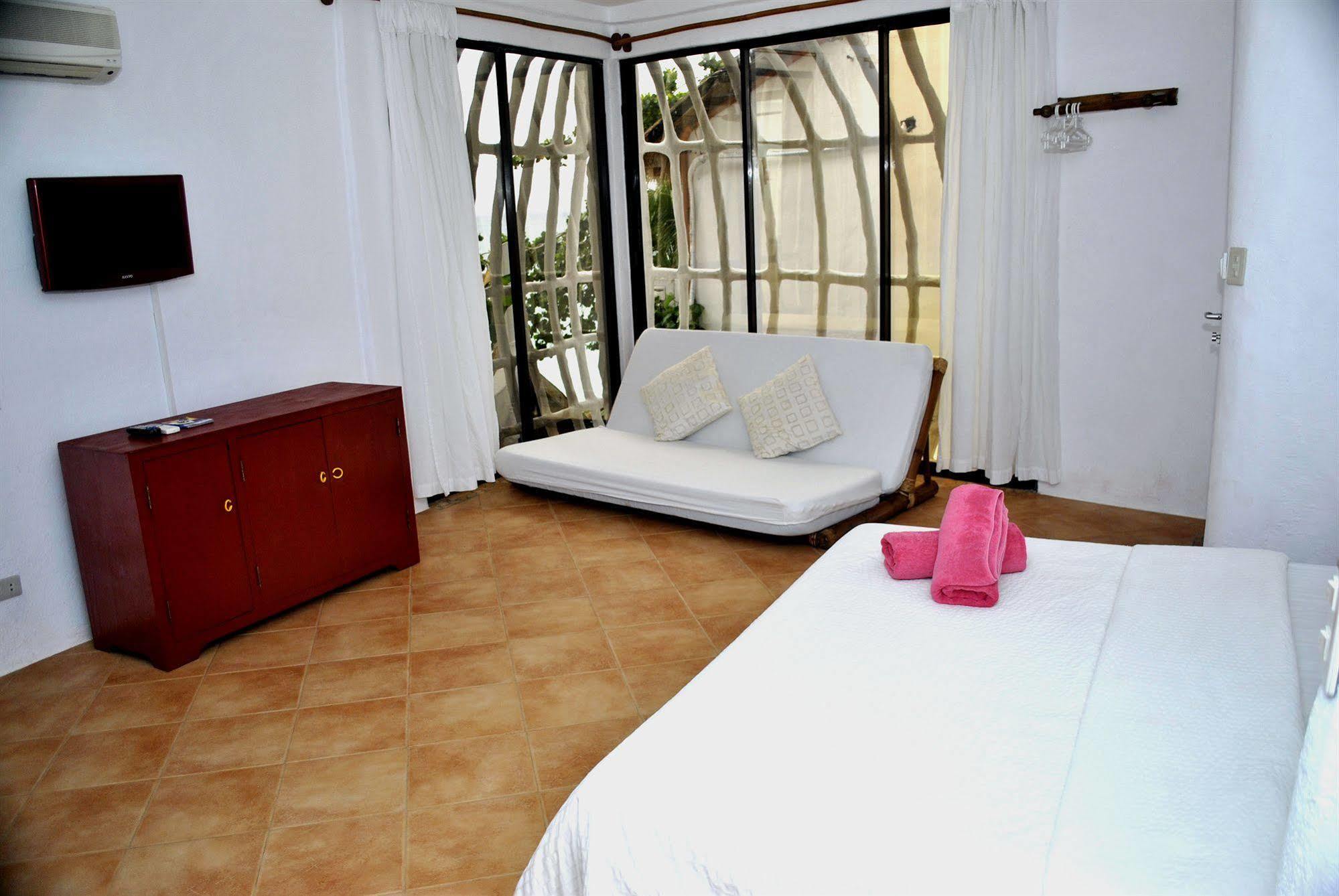Artista Beach Villa Balabag  Экстерьер фото