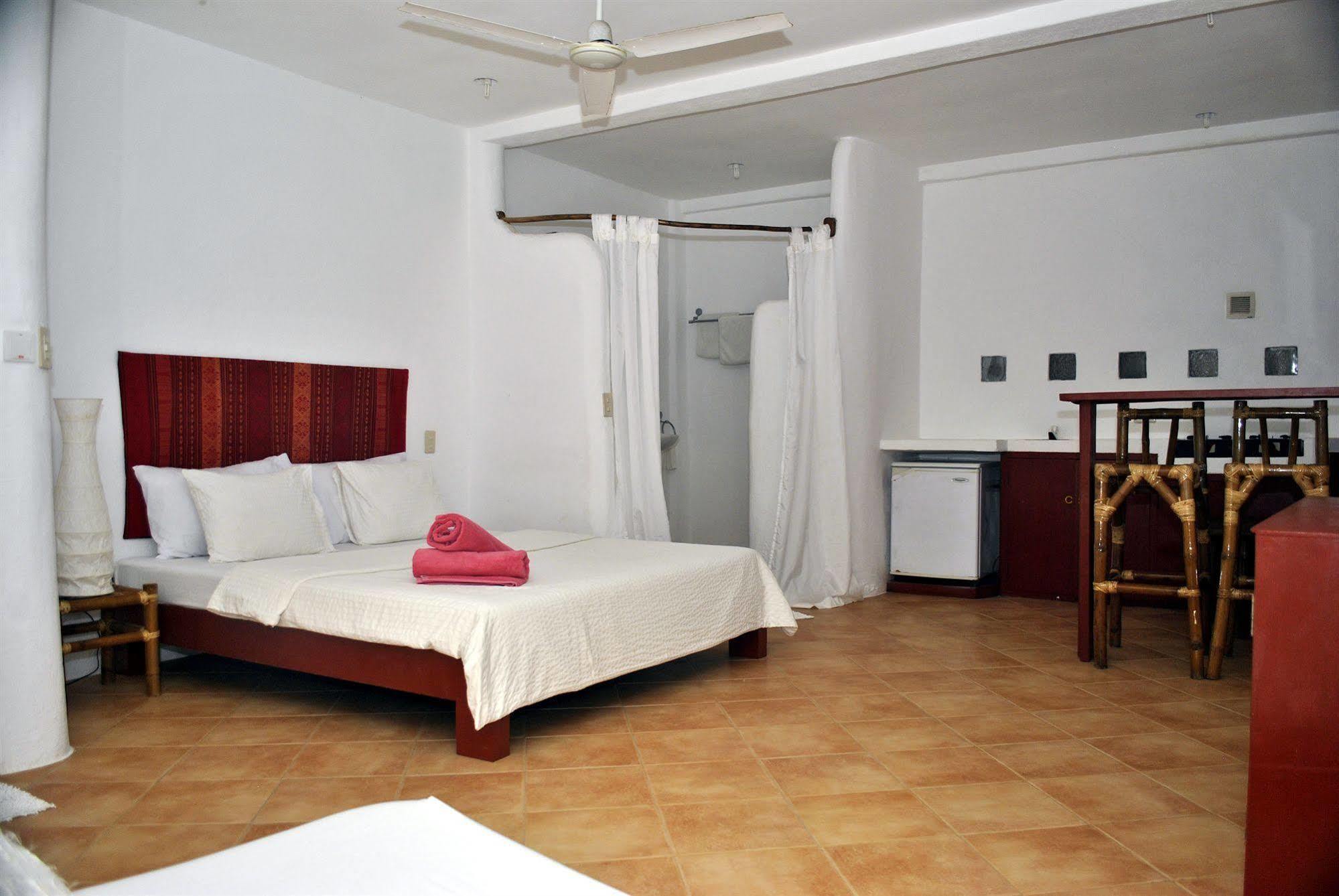 Artista Beach Villa Balabag  Экстерьер фото