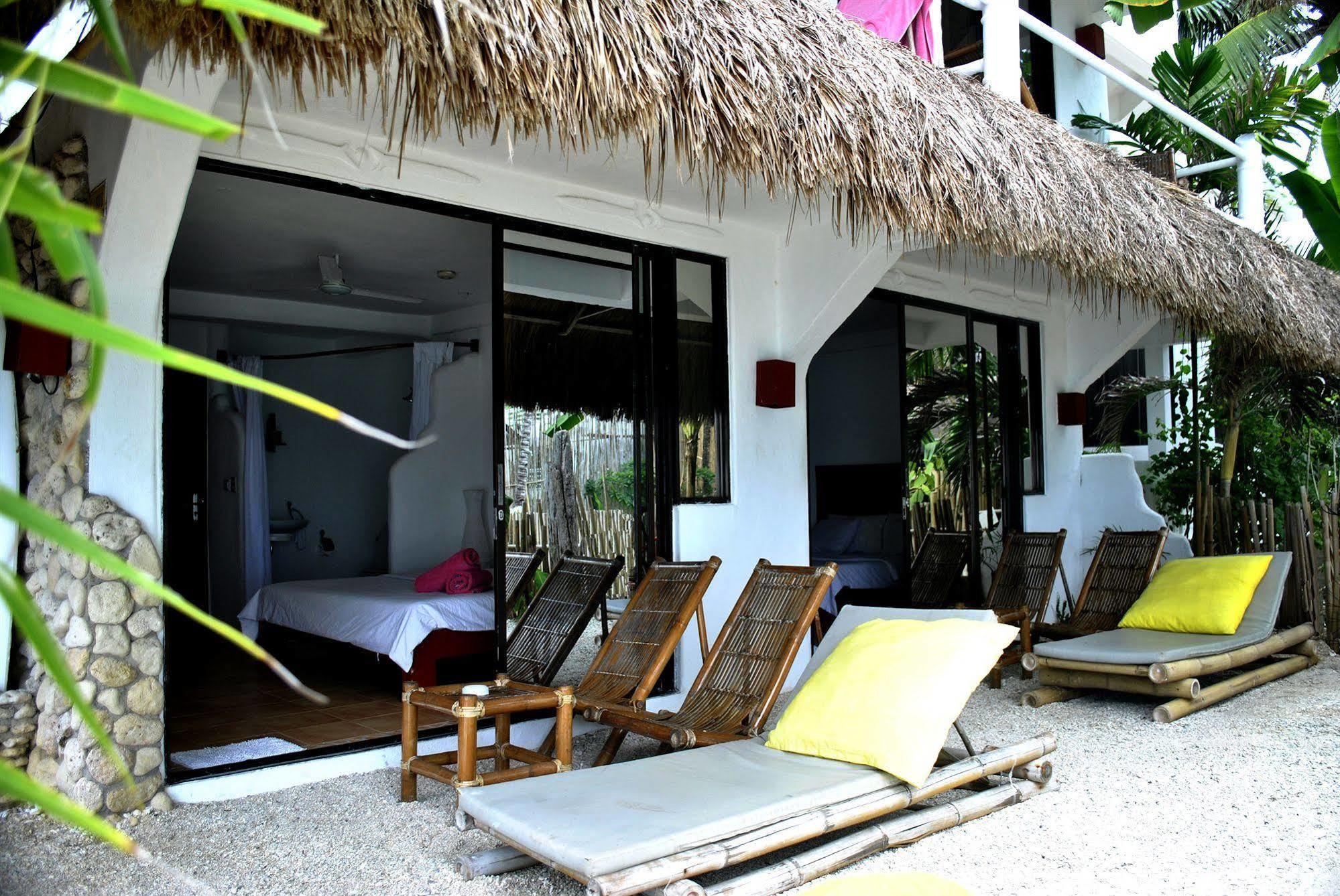 Artista Beach Villa Balabag  Экстерьер фото