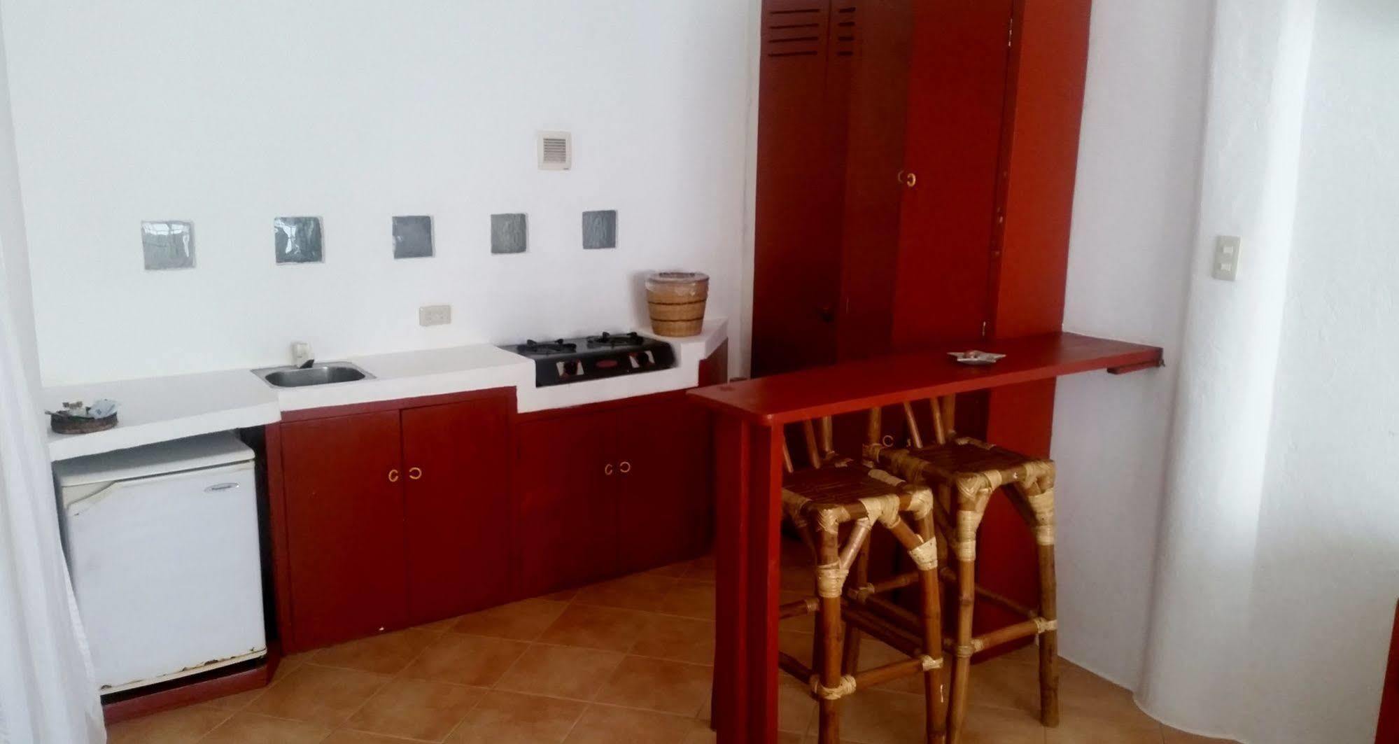 Artista Beach Villa Balabag  Экстерьер фото