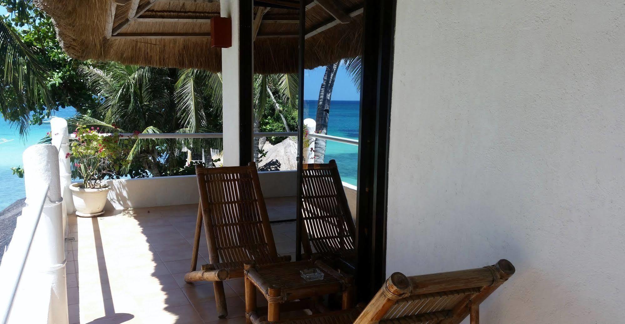 Artista Beach Villa Balabag  Экстерьер фото