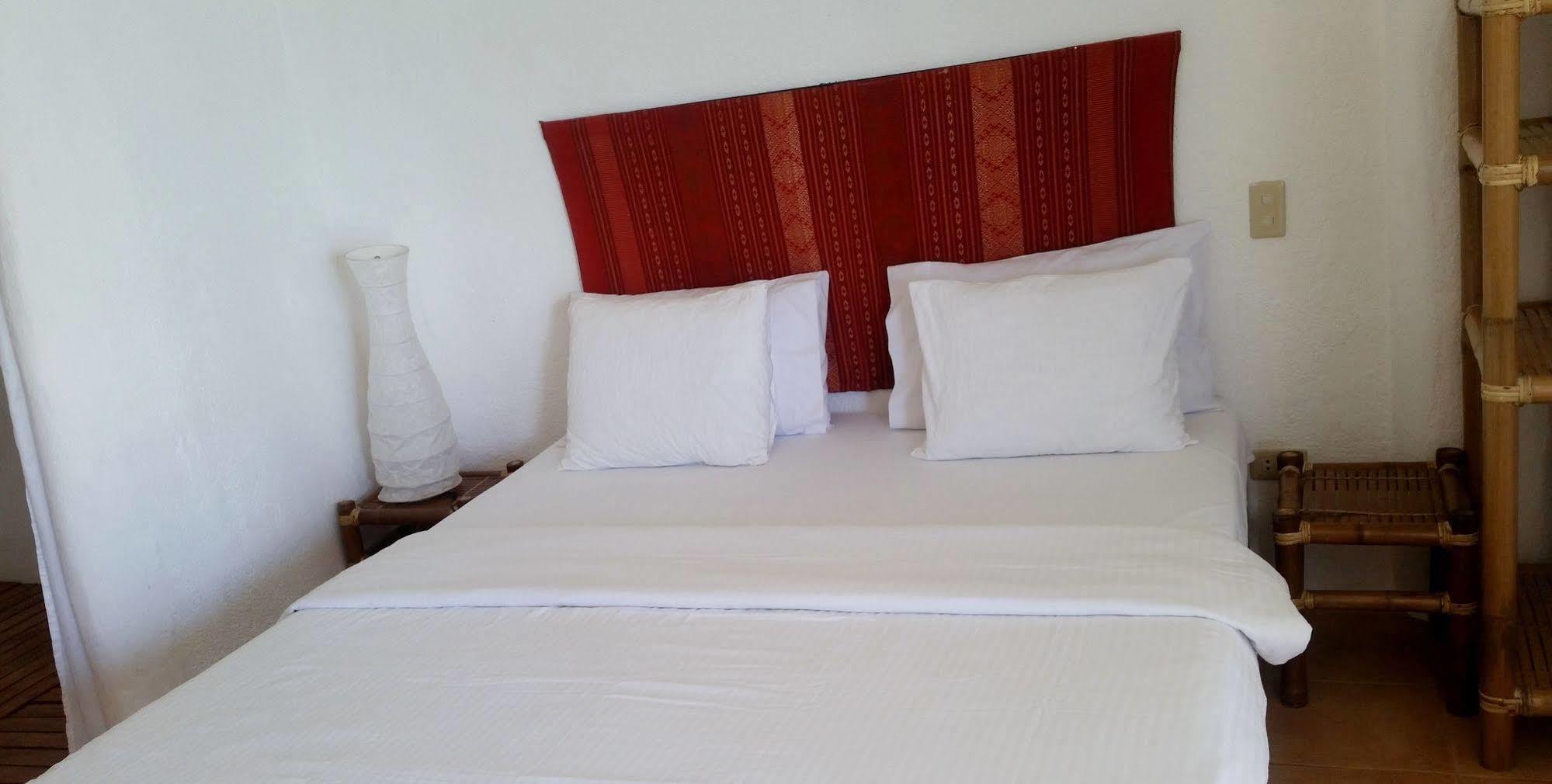 Artista Beach Villa Balabag  Экстерьер фото