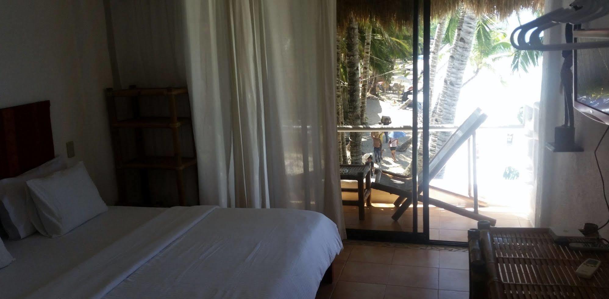 Artista Beach Villa Balabag  Экстерьер фото